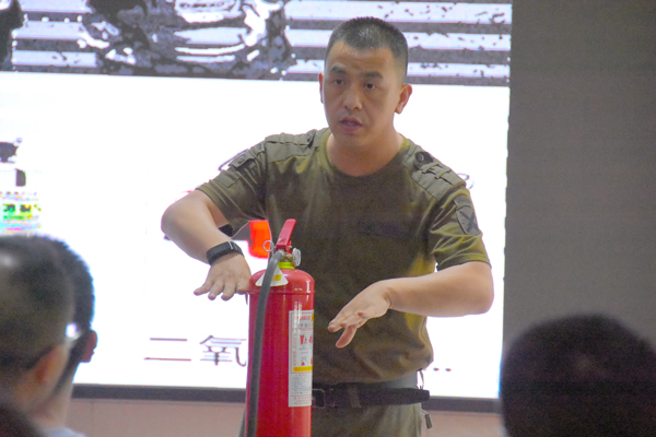 亚新注册防雷开展消防培训学习