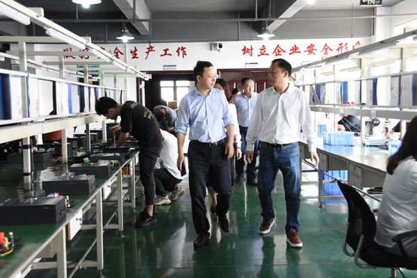 长沙市政协领导一行走访调研委员企业-亚新注册