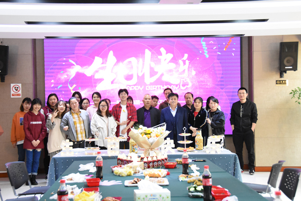 “感恩有你，携手同行”！亚新注册举办2022年一季度员工集体生日会